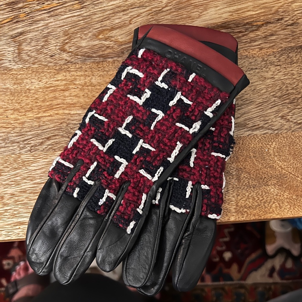 Authentic CHANEL Leather and Tweed Gloves